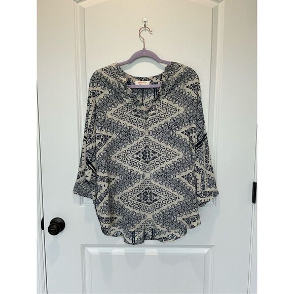 Renee C. Navy and White Split Neck Tunic Size Medium - Picture 1 of 7